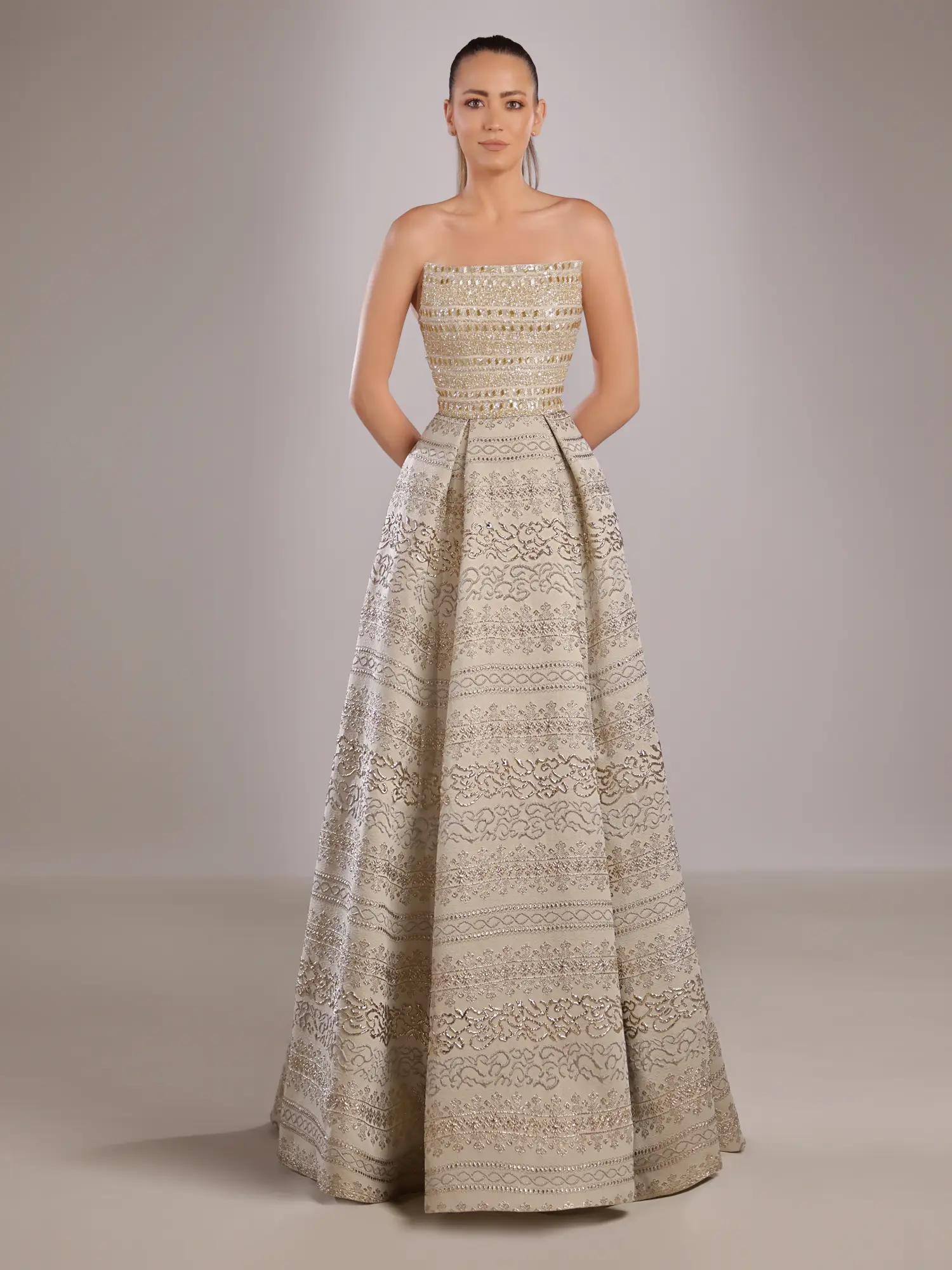 FW220- Strapless gold gownGold US 01