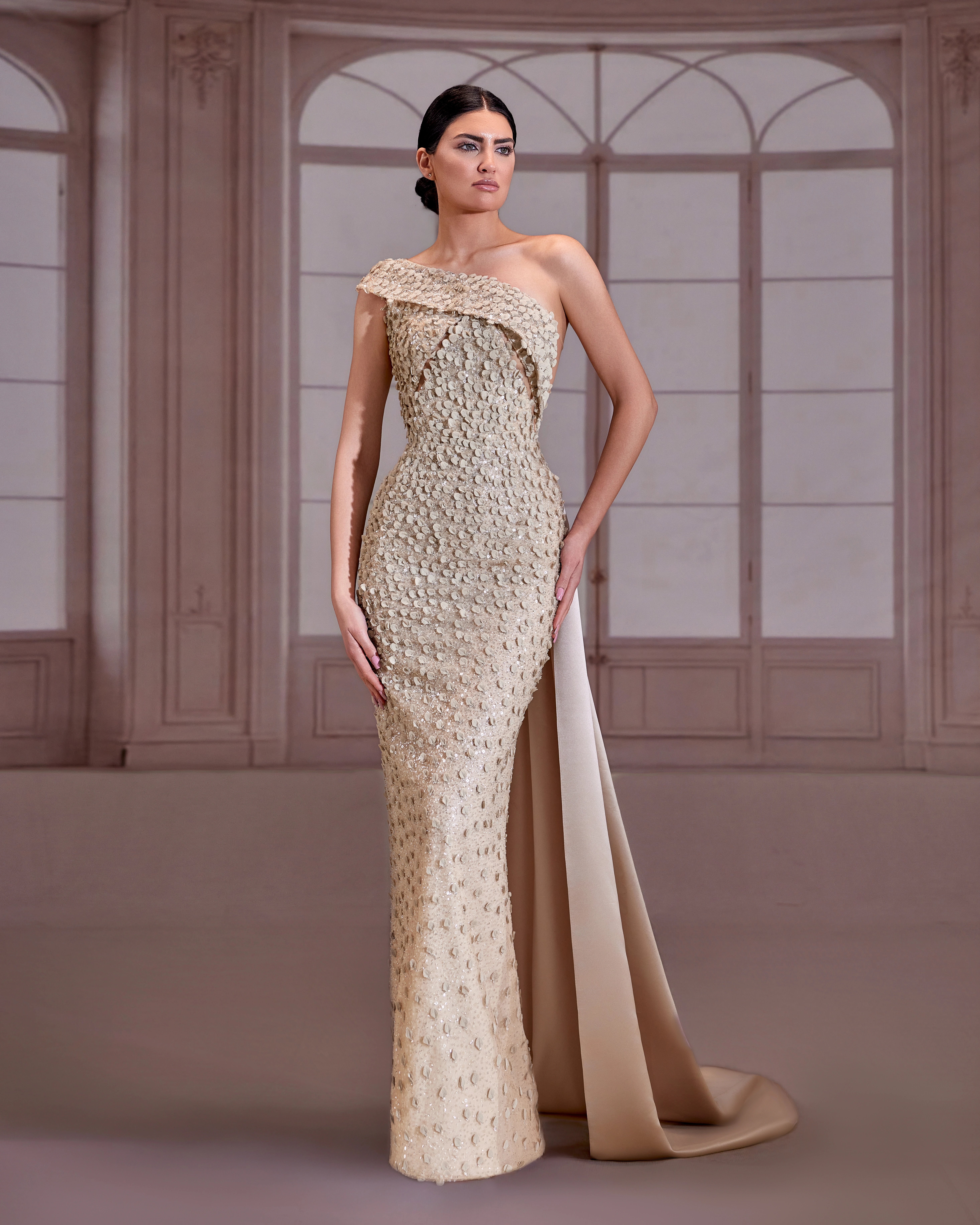 SS280- Champagne-beige dress with one-shoulder neckline and ruffled overlay Beige US 01